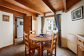 The Retreat - dining area